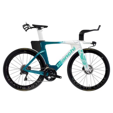 2026 Bianchi Aquila RC Shimano Dura-Ace Di2 Carbon Triathlon Bike in teal and white with aero handlebars lightweight frame and deep-section wheels