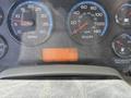 Dashboard of a 2009 International 7500 showing RPM speedometer, speedometer in kilometers per hour, and a display indicating 38392 hours of operation